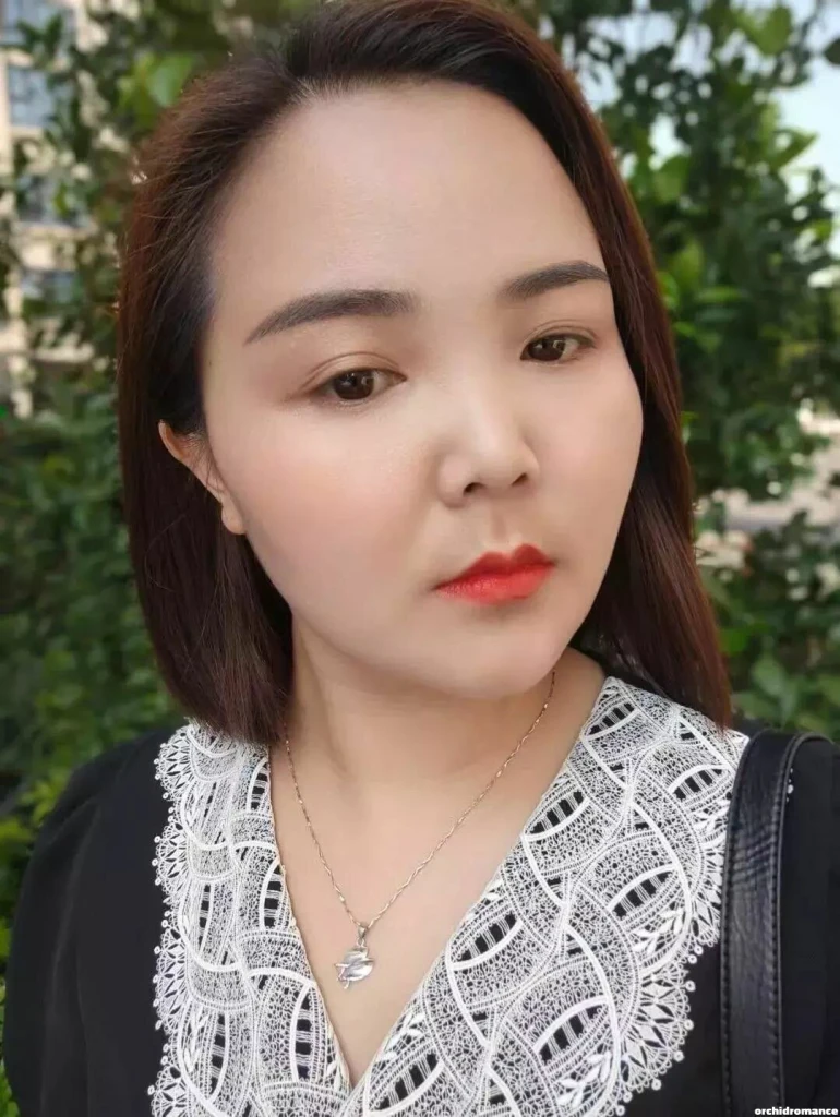 Liang Guifeng Profile image 3