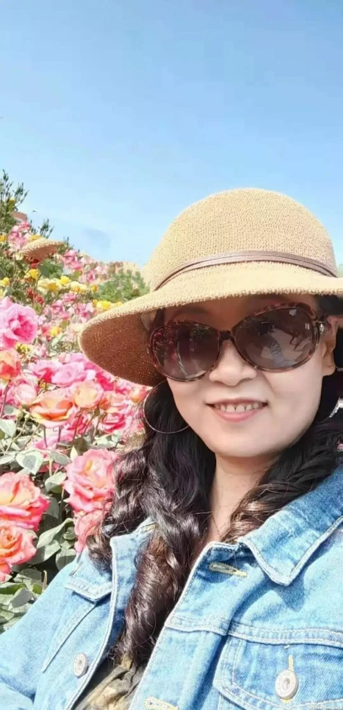 Fengqun Profile image 2