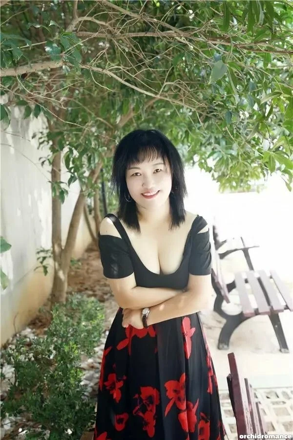 Liying Profile image 4