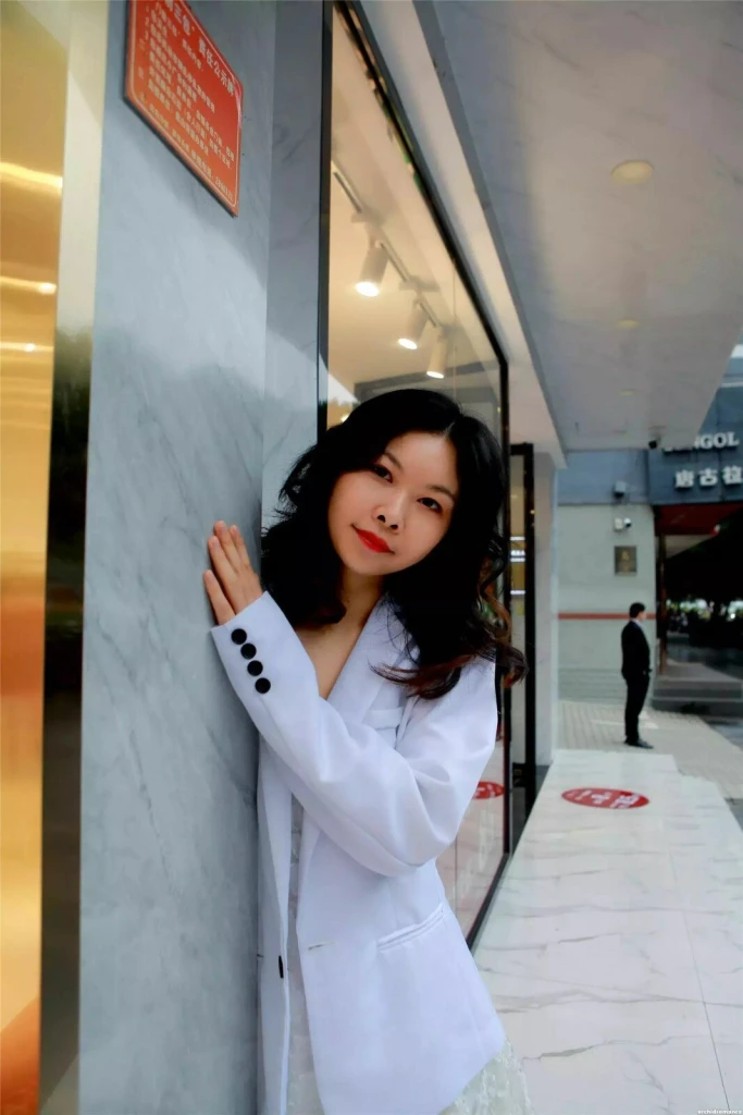 Lisa Profile image 2