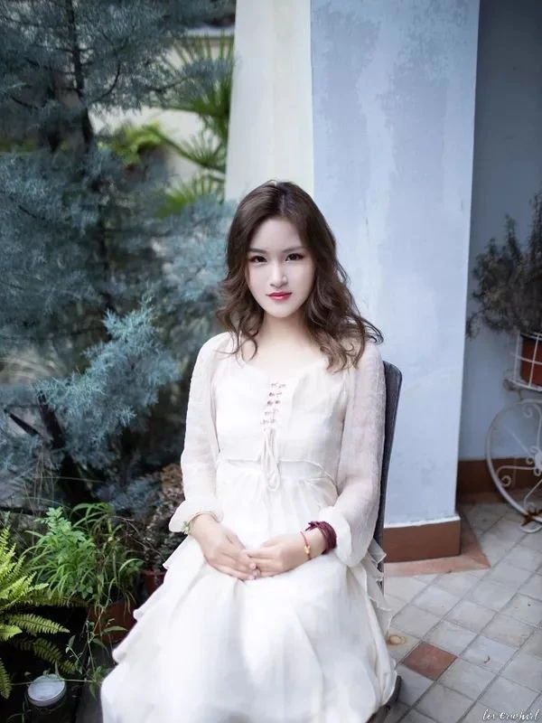 Yang Fengling Profile image 4