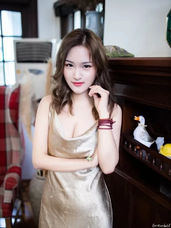 Yang Fengling Profile image 1