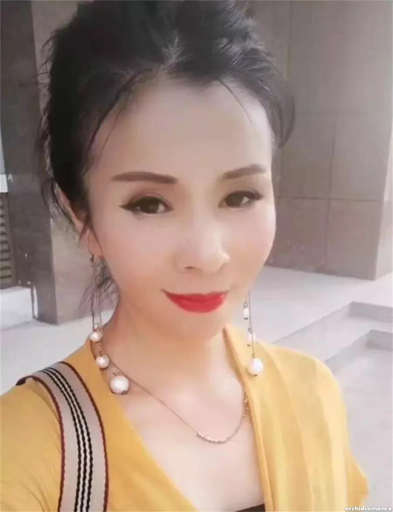 Lin Lin Profile image 4