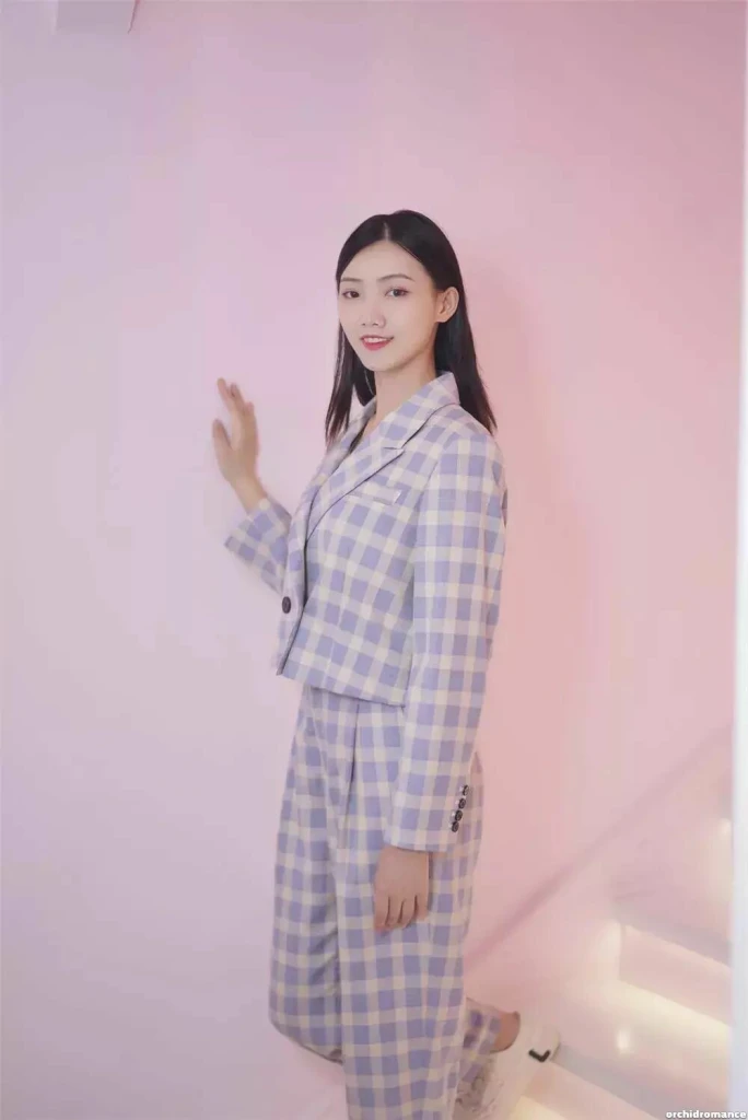 Jingyi Profile image 4